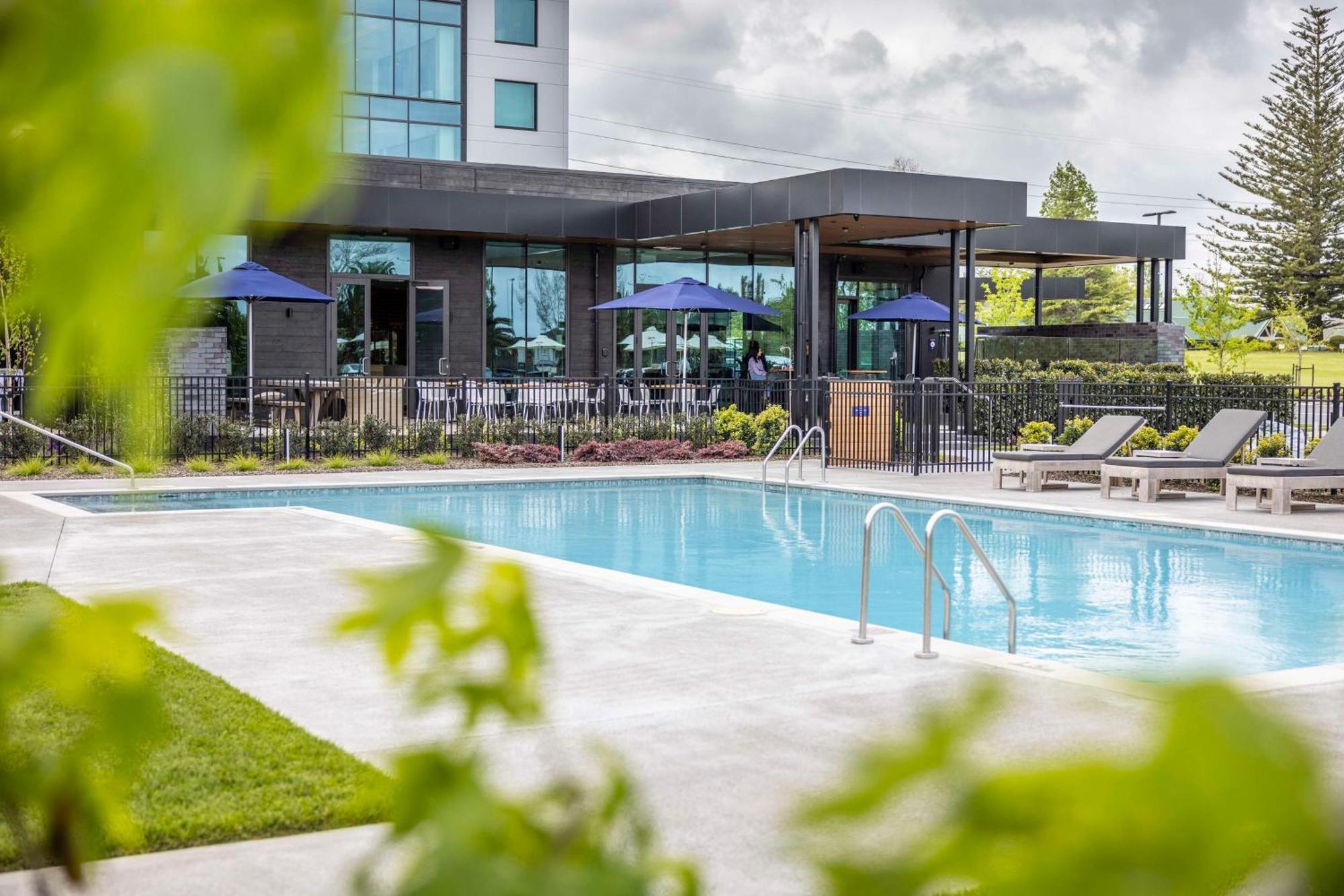 Готель Doubletree By Hilton Auckland Karaka Екстер'єр фото