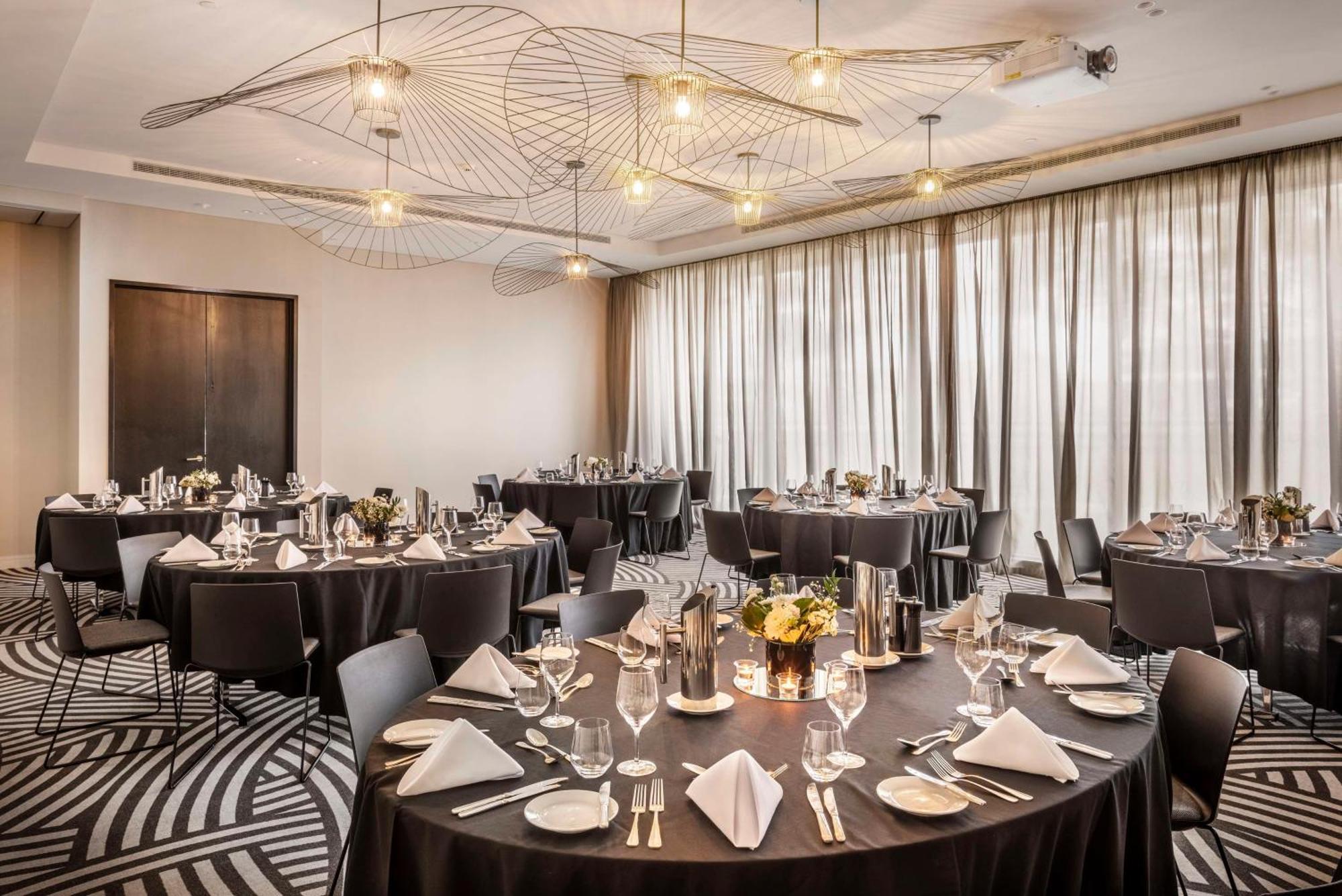 Готель Doubletree By Hilton Auckland Karaka Екстер'єр фото