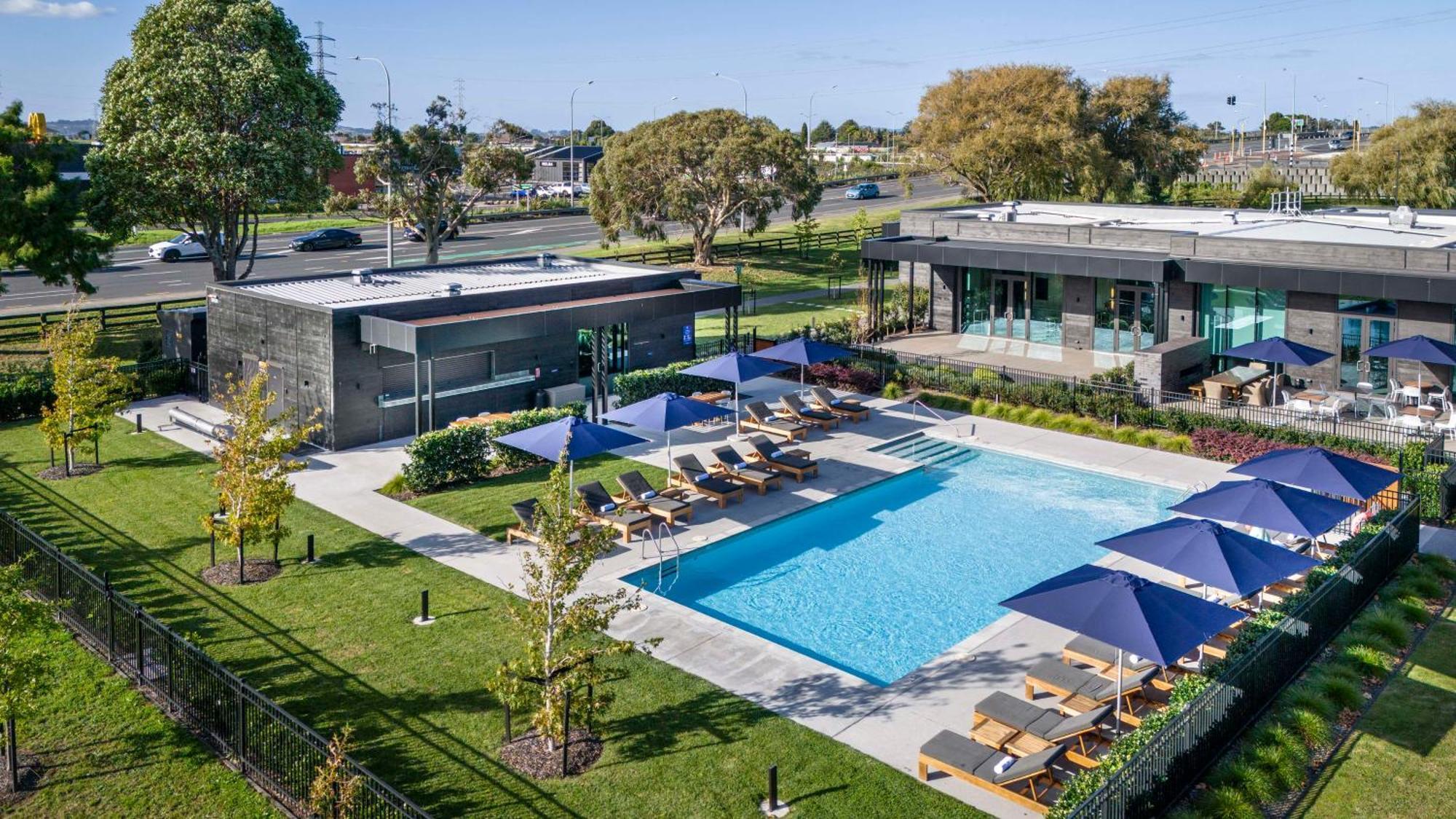 Готель Doubletree By Hilton Auckland Karaka Екстер'єр фото