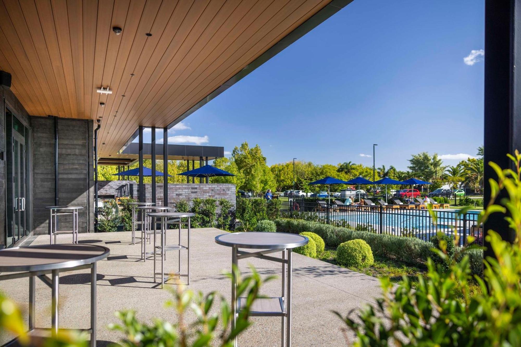 Готель Doubletree By Hilton Auckland Karaka Екстер'єр фото